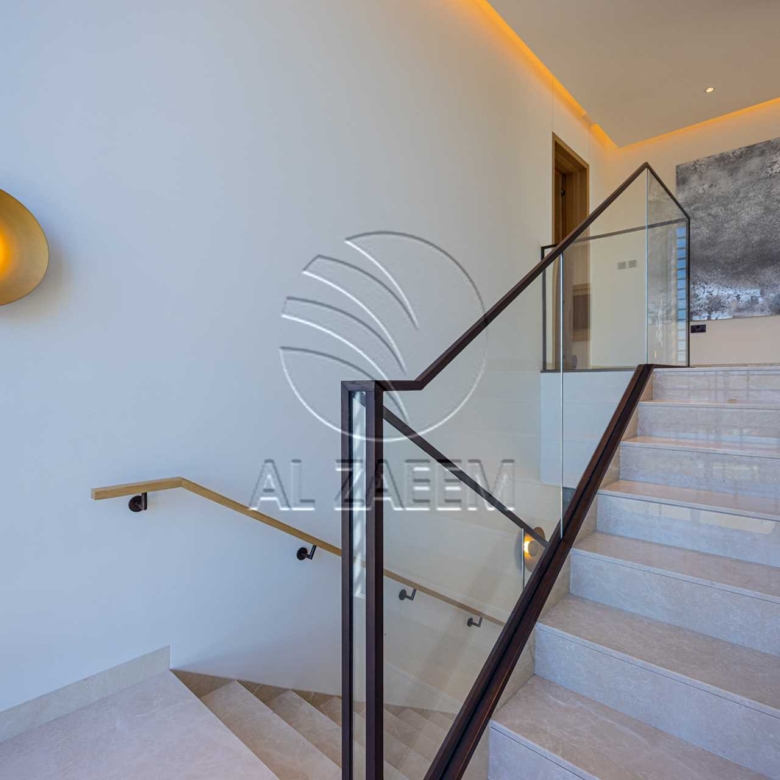√High Ceiling | Prime Location | Luxury Living√