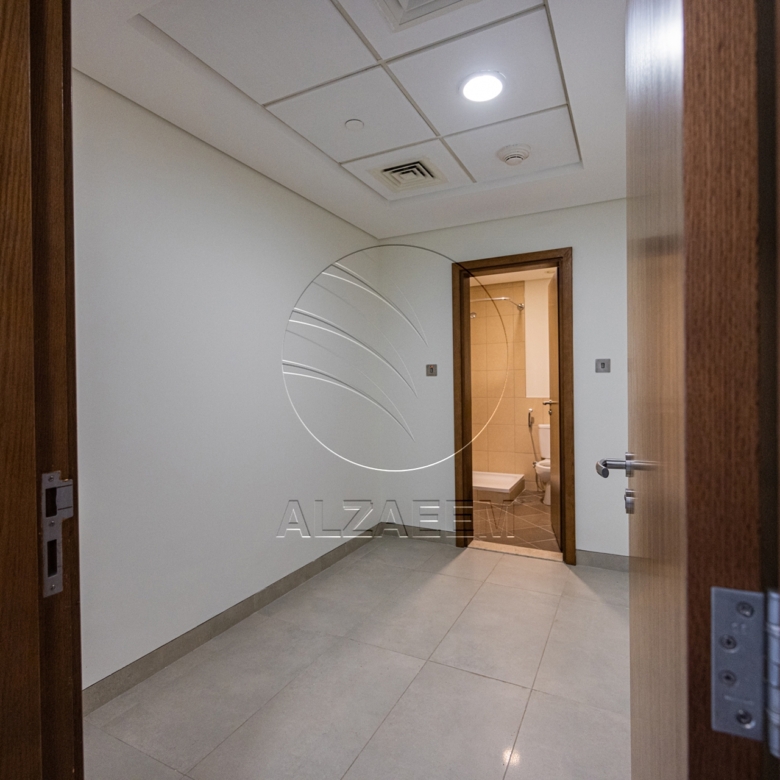 √ Sea View Living with World-Class Amenities √