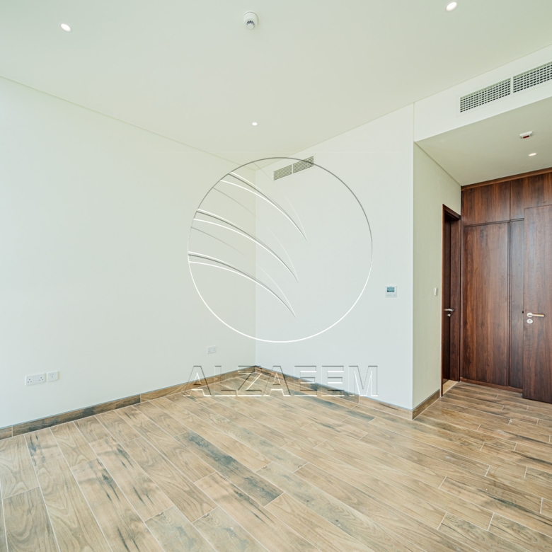 √Corner | Single Row | Big Plot Size | 5BR SELECT√