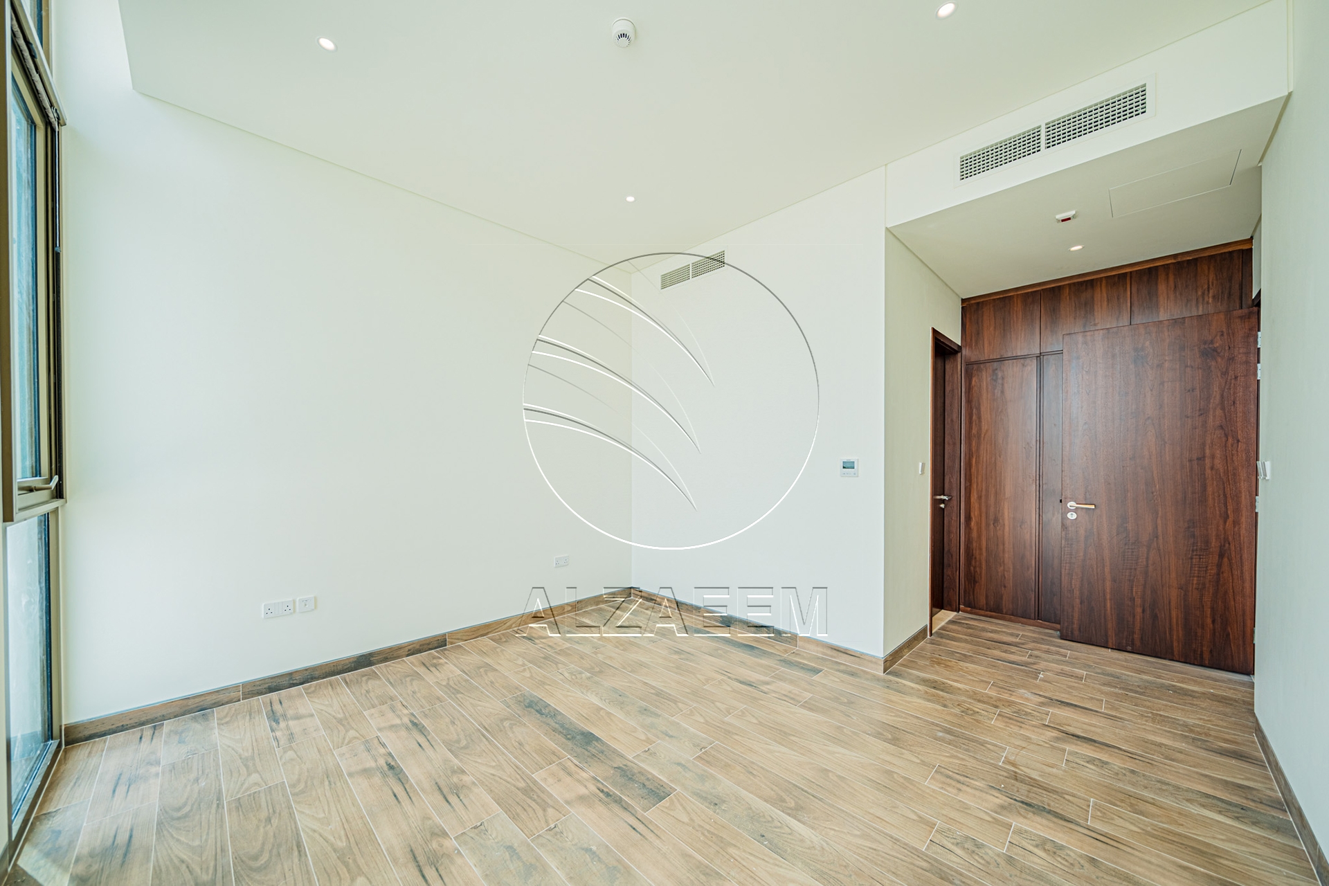 √Corner | Single Row | Big Plot Size | 5BR SELECT√