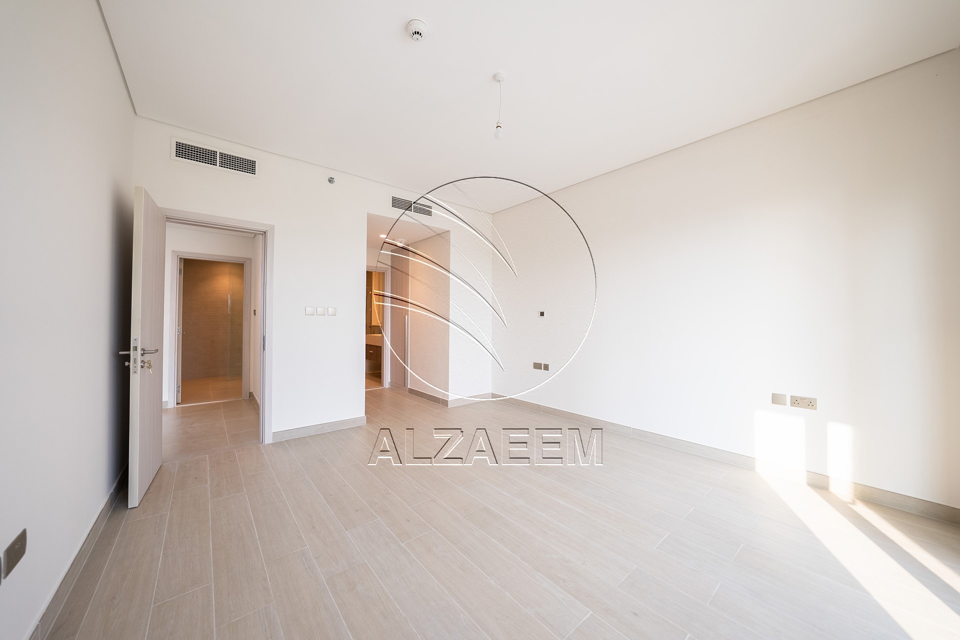 √ RARE 2BR+M Duplex | Direct Golf Course View √