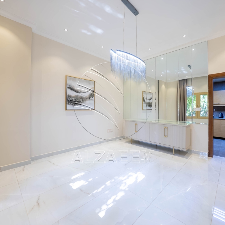 Single Row | Upgraded 5BR Villa | Pool and Garden