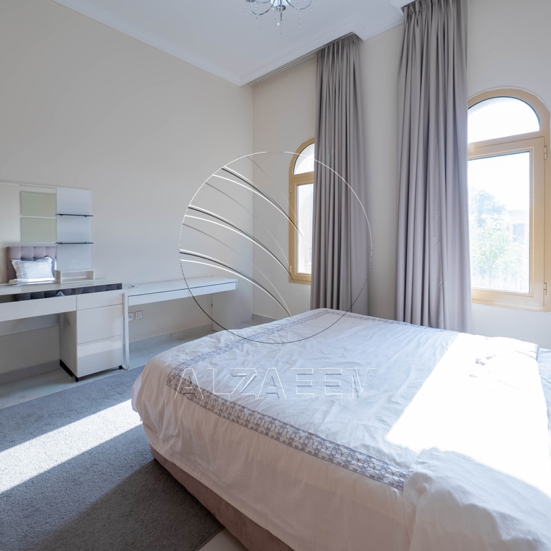 Single Row | Upgraded 5BR Villa | Pool and Garden