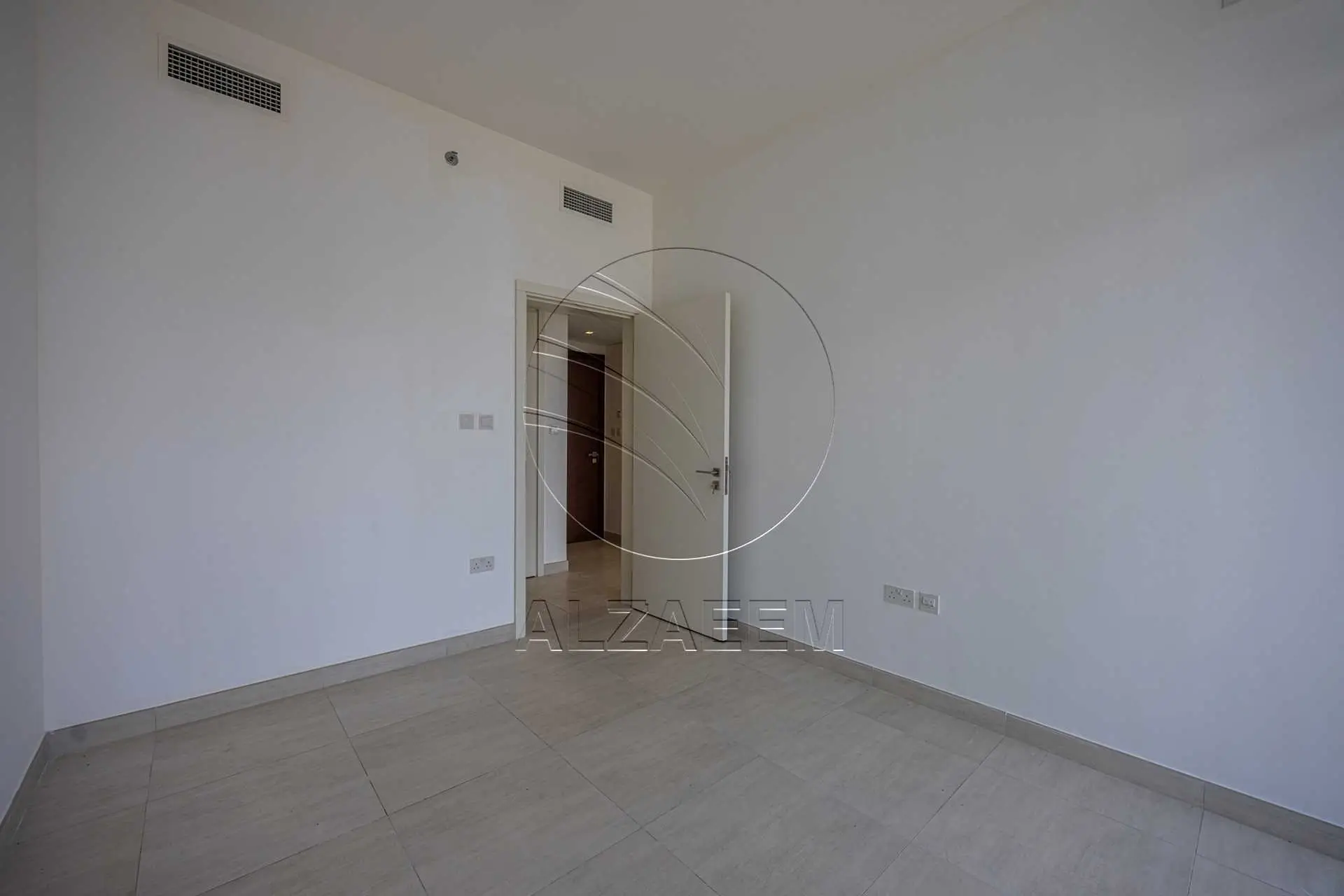 HOT DEAL! Vacant | High Level | Sea View