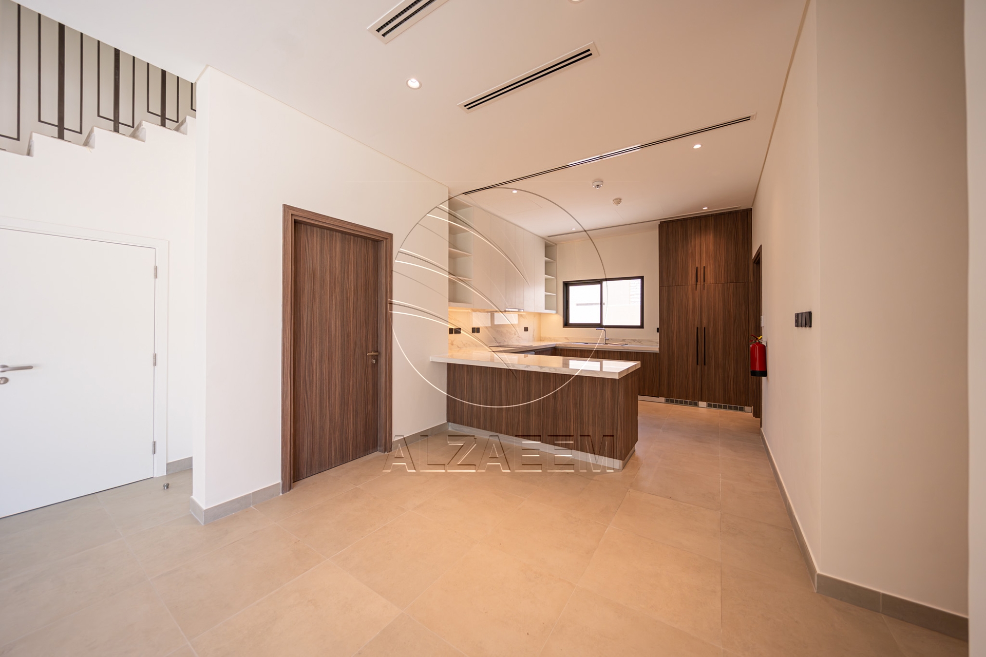 √Single Row Unit | Premium Location | Huge Plot√
