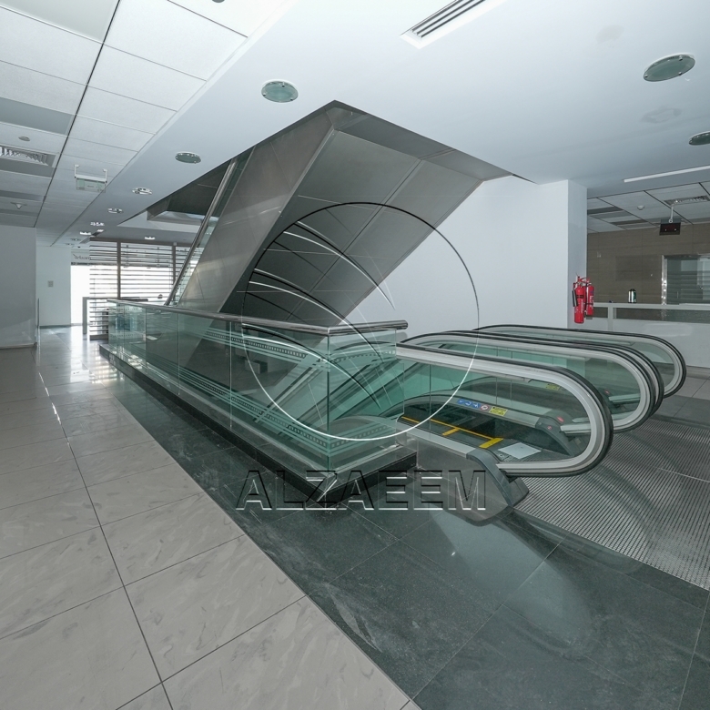√Prime Showroom+Basement + 2 Mezzanine Levels √
