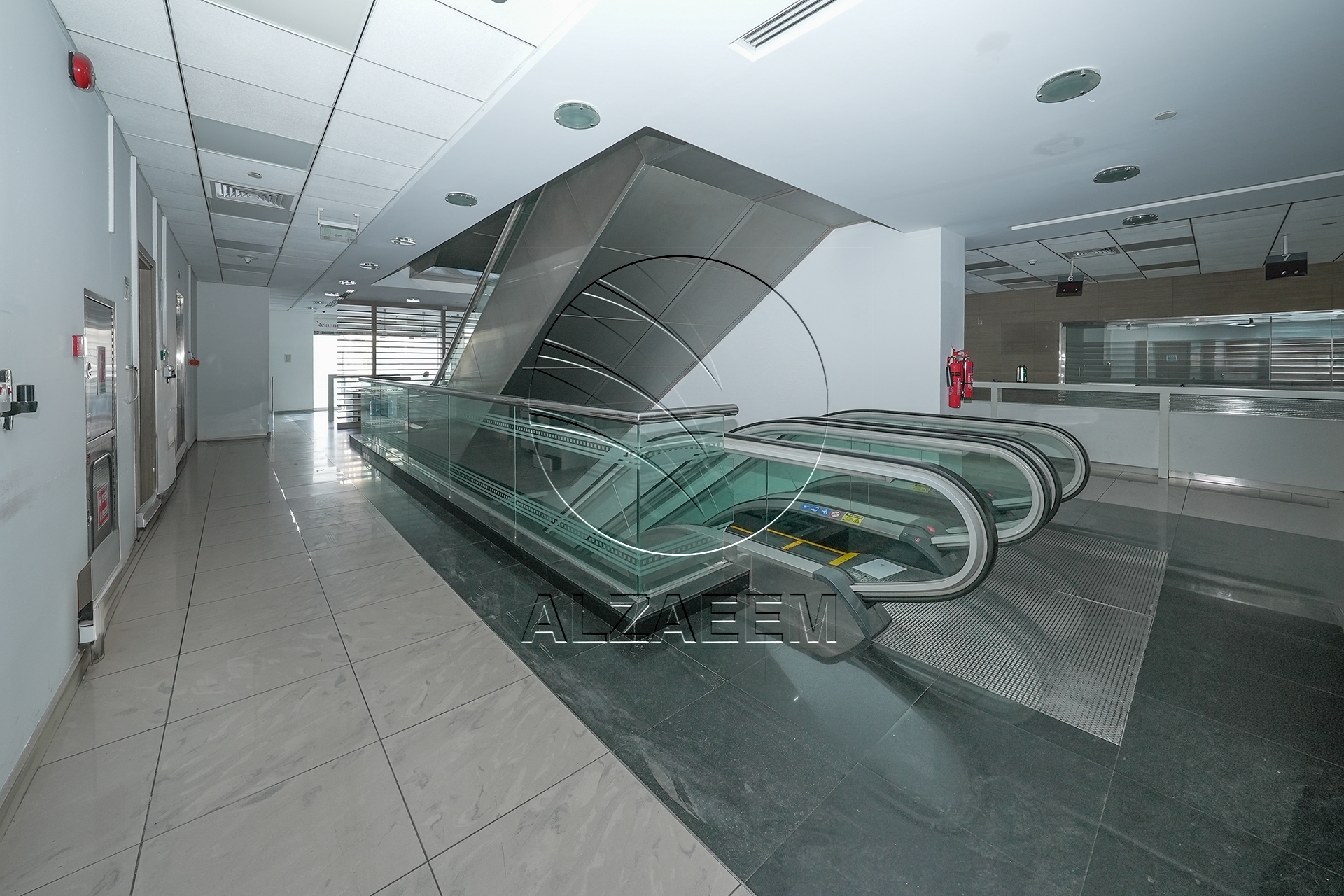√Prime Showroom+Basement + 2 Mezzanine Levels √