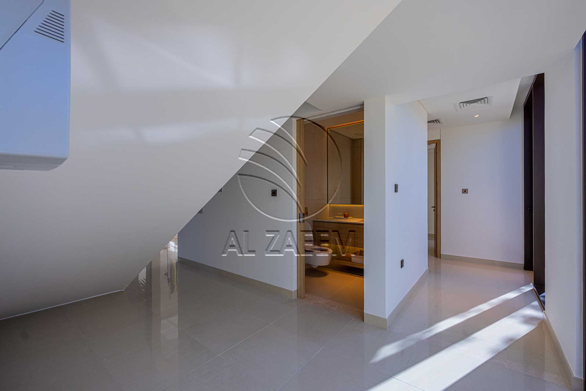 √High Ceiling | Prime Location | Luxury Living√