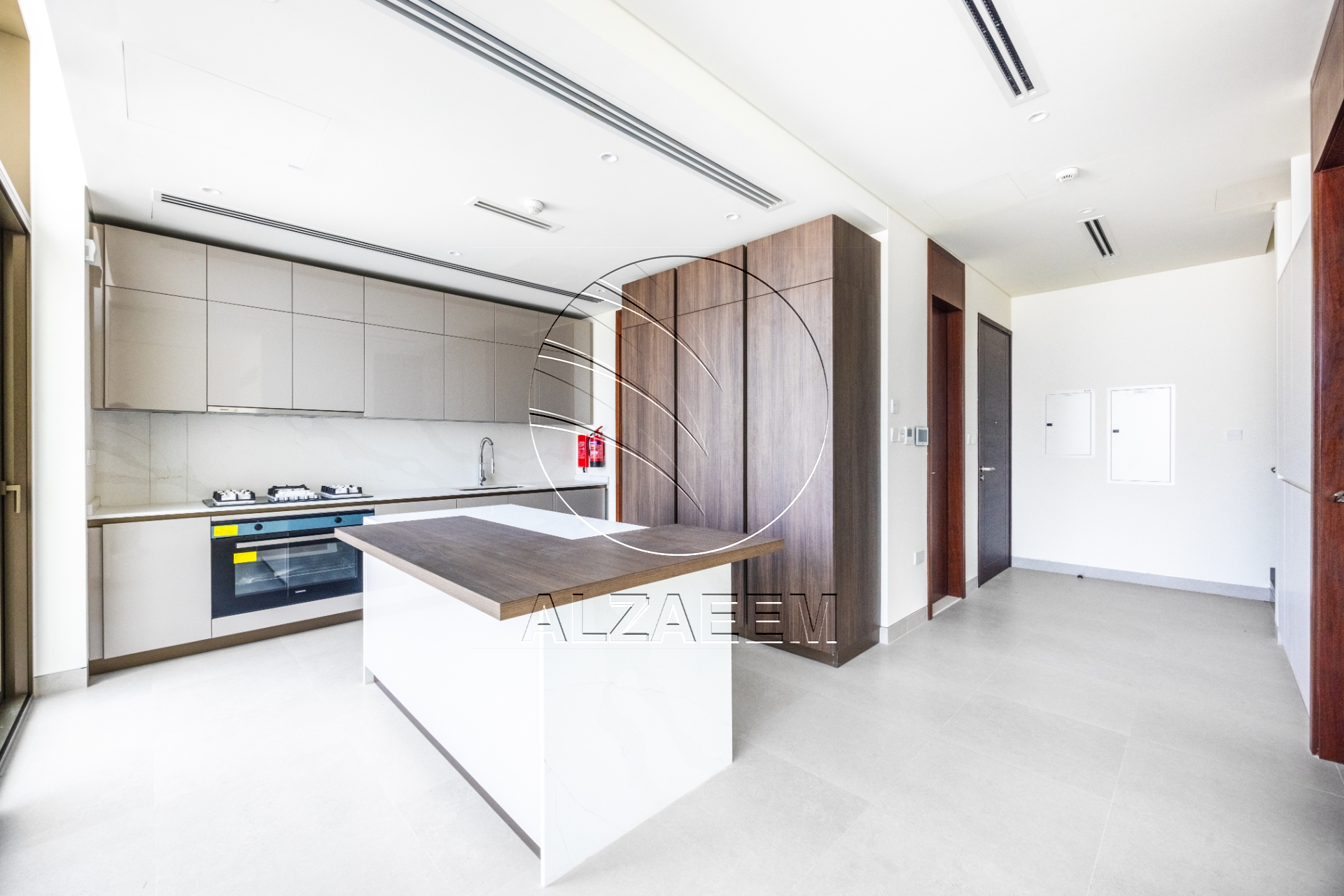 √ UPGRADED with Maid’s Room | Landscaped Garden√