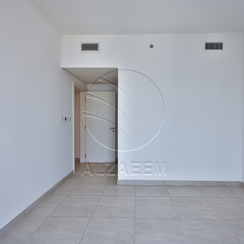 Vacant CORNER 3BR+Maid | Sea View | Higher Level