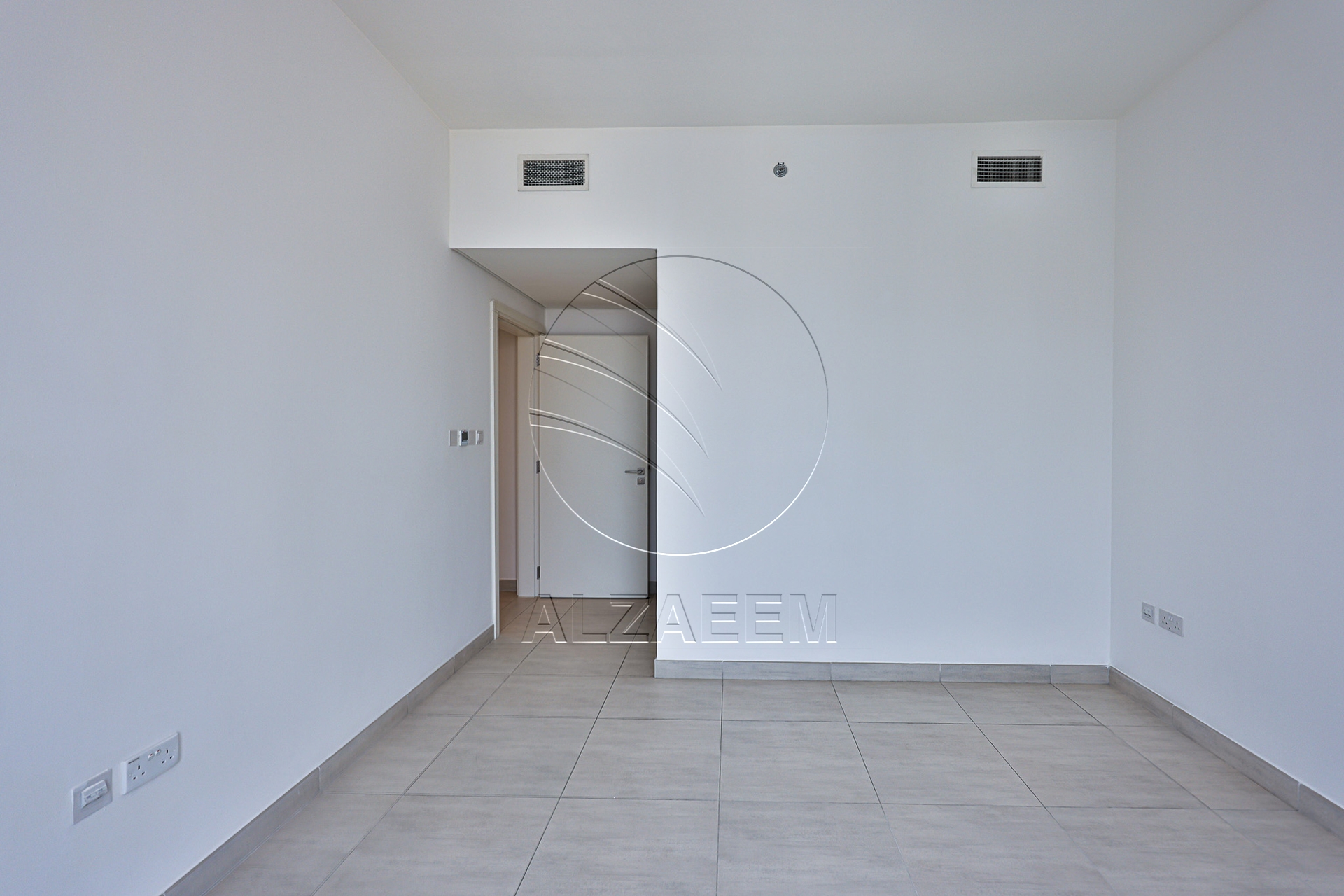 Vacant CORNER 3BR+Maid | Sea View | Higher Level