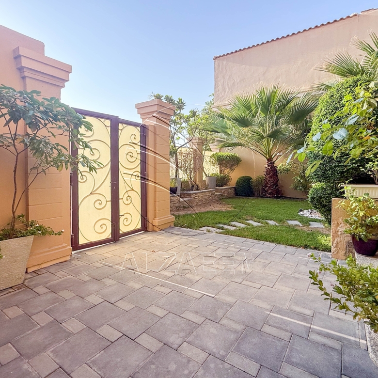 Single Row | Upgraded 5BR Villa | Pool and Garden