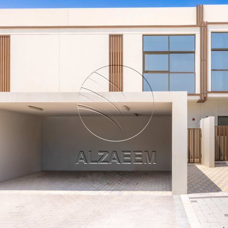 √ UPGRADED with Maid’s Room | Landscaped Garden√