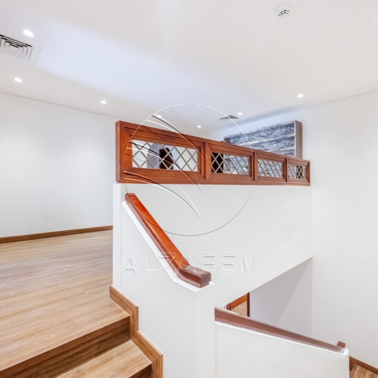 √ VACANT | Prime Location | Spacious 4BR Villa √