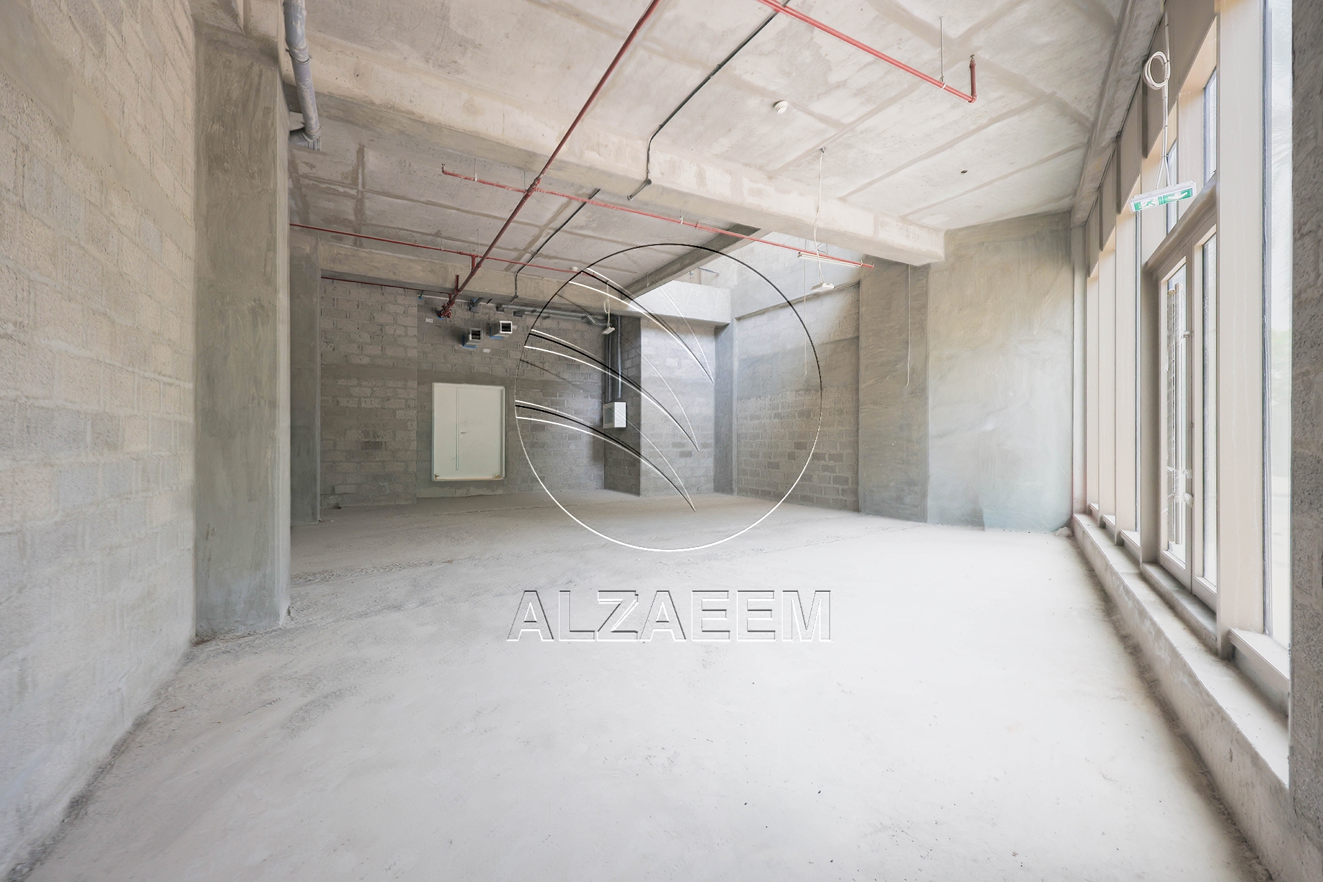Spacious Retail/Shop with Excellent Visibility