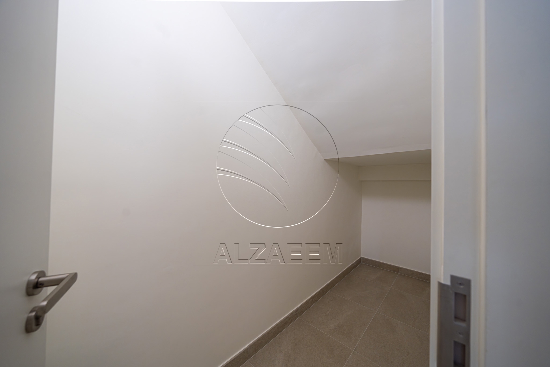 √EXCLUSIVE! | Spacious Plot! Prime Location√
