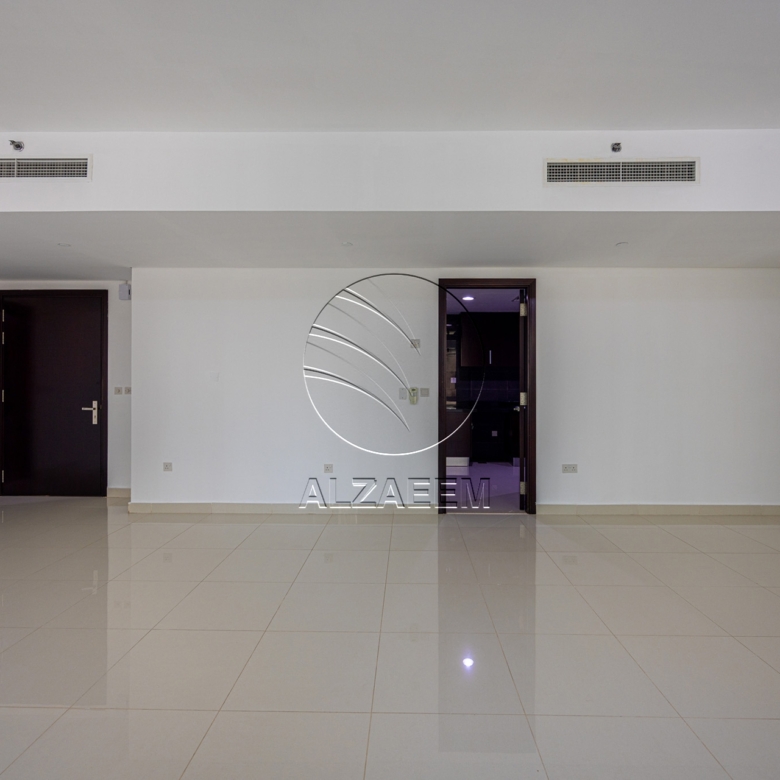 VACANT and Spacious Unit with Marina Views
