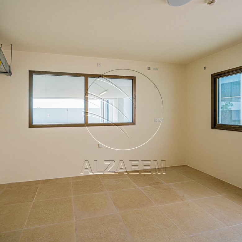 √Corner | Single Row | Big Plot Size | 5BR SELECT√