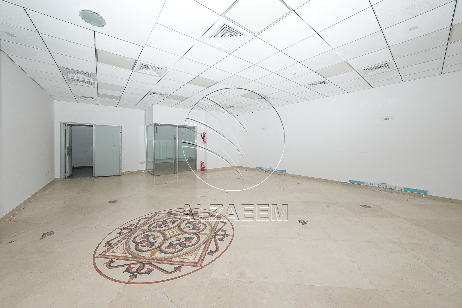 √Prime Showroom+Basement + 2 Mezzanine Levels √