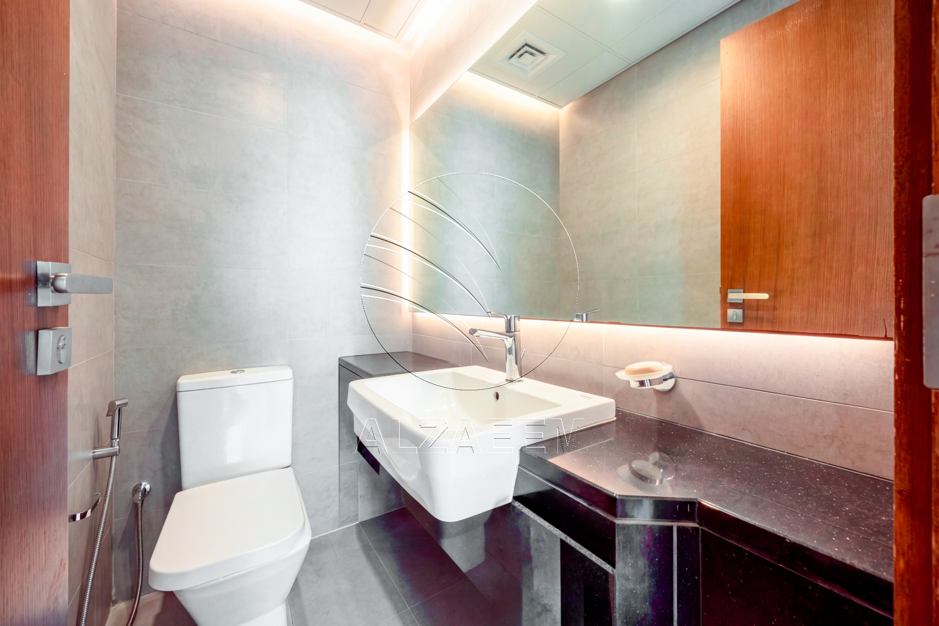 √ VACANT! Stunning Sea View | Higher Level √