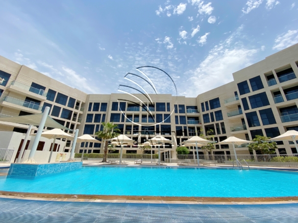 Luxury Living | 2 payment – 3+Maid | Vacant