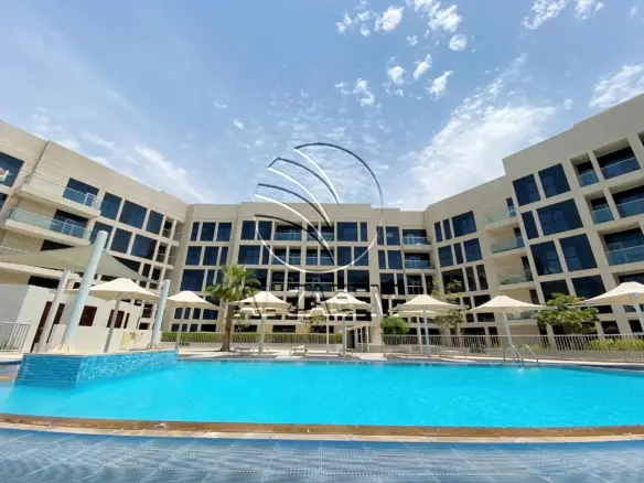 Luxury Living | 2 payment – 3+Maid | Vacant