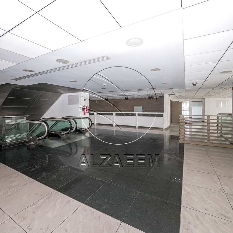 √Prime Showroom+Basement + 2 Mezzanine Levels √