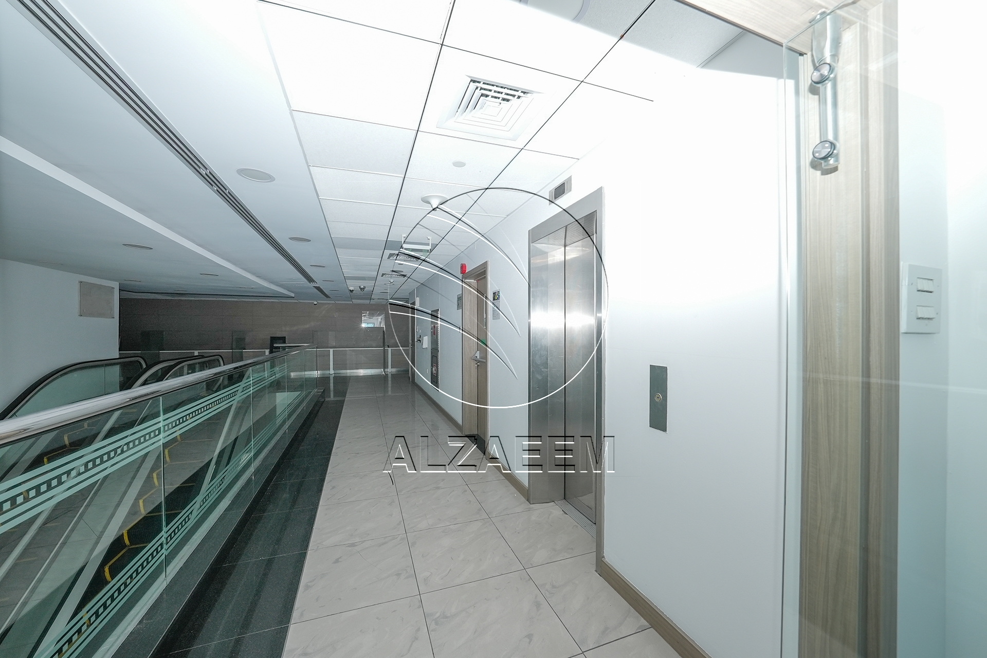 √Prime Showroom+Basement + 2 Mezzanine Levels √