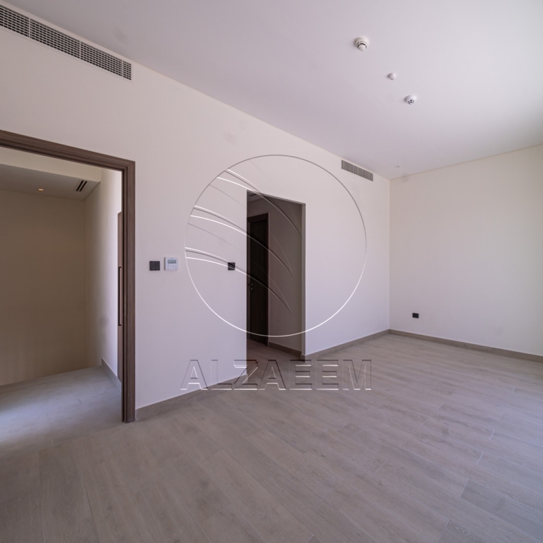 √Single Row Unit | Premium Location | Huge Plot√