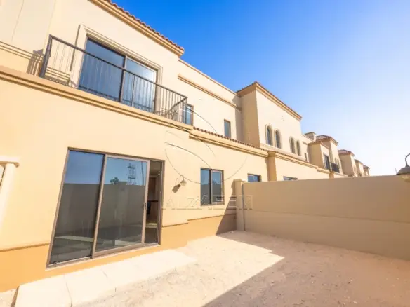 √Single Row | Prime Location| Steps from the Park√
