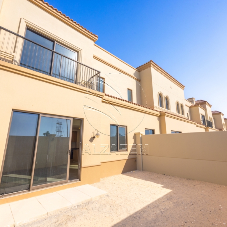 √Single Row | Prime Location| Steps from the Park√