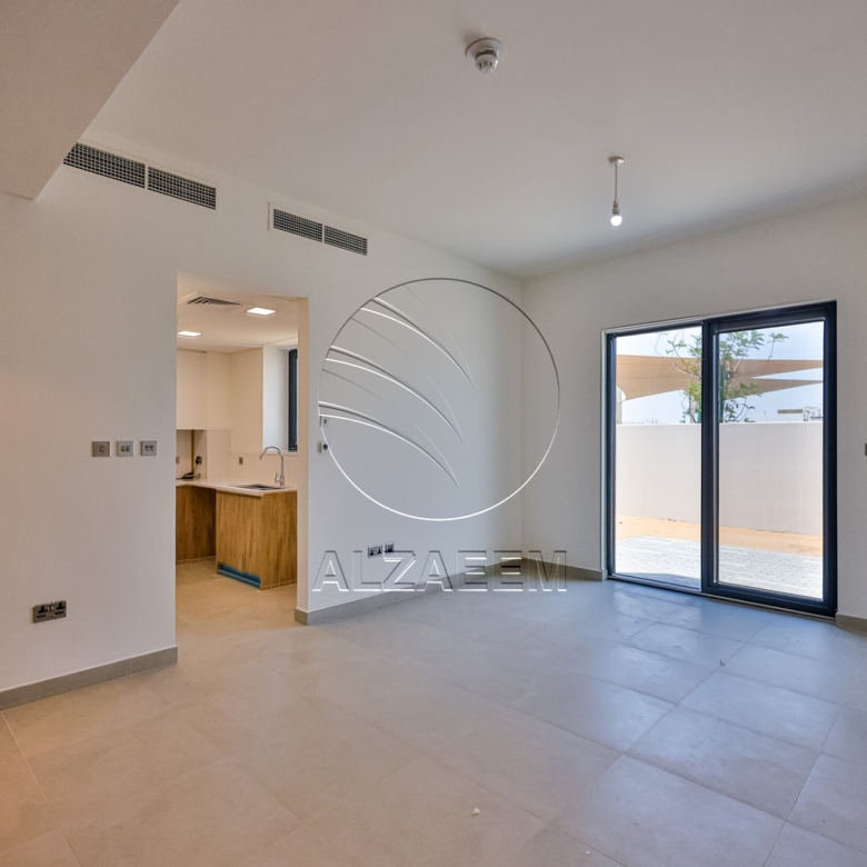 √ HOT DEAL! Spacious TH in a Prime Location √