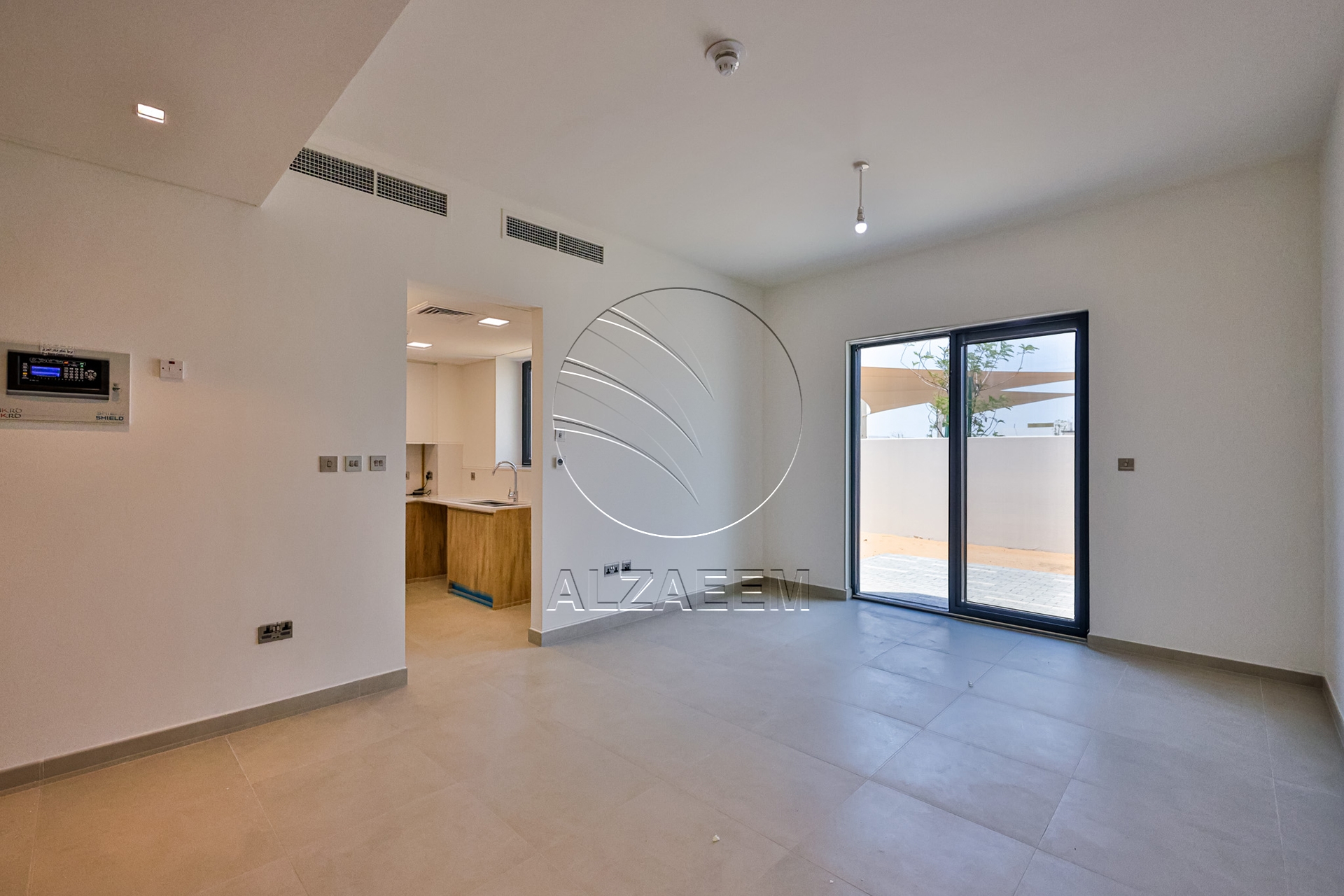 √ HOT DEAL! Spacious TH in a Prime Location √