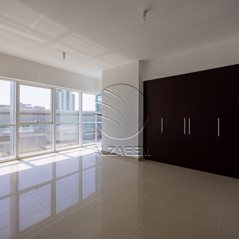 VACANT and Spacious Unit with Marina Views