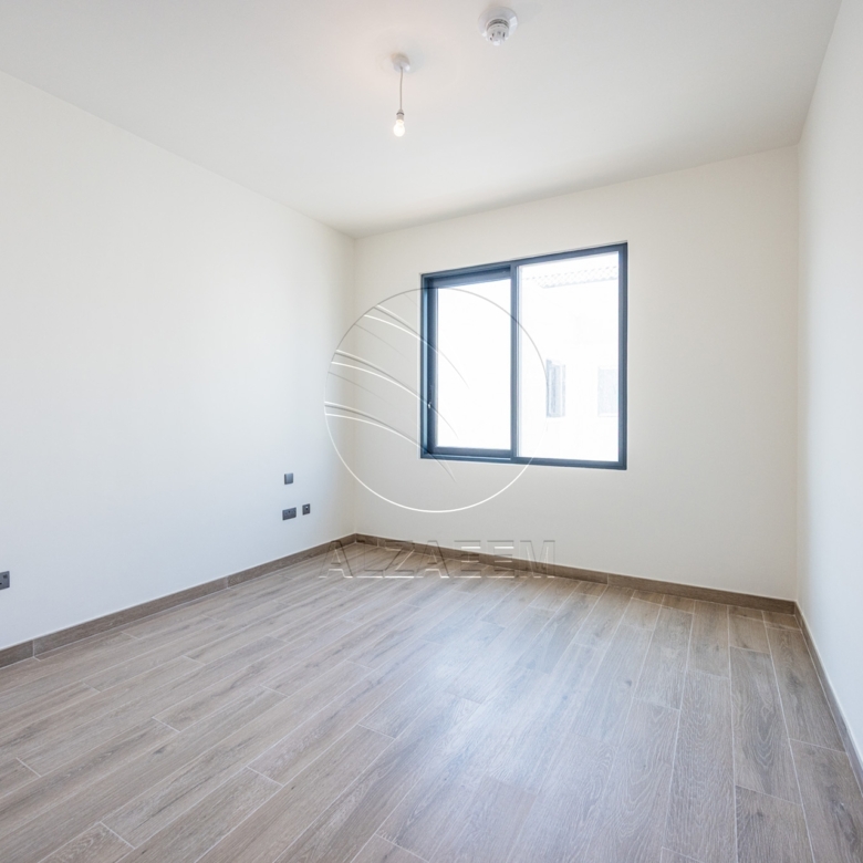 √ Single Row-Corner-End Unit | Big Plot √