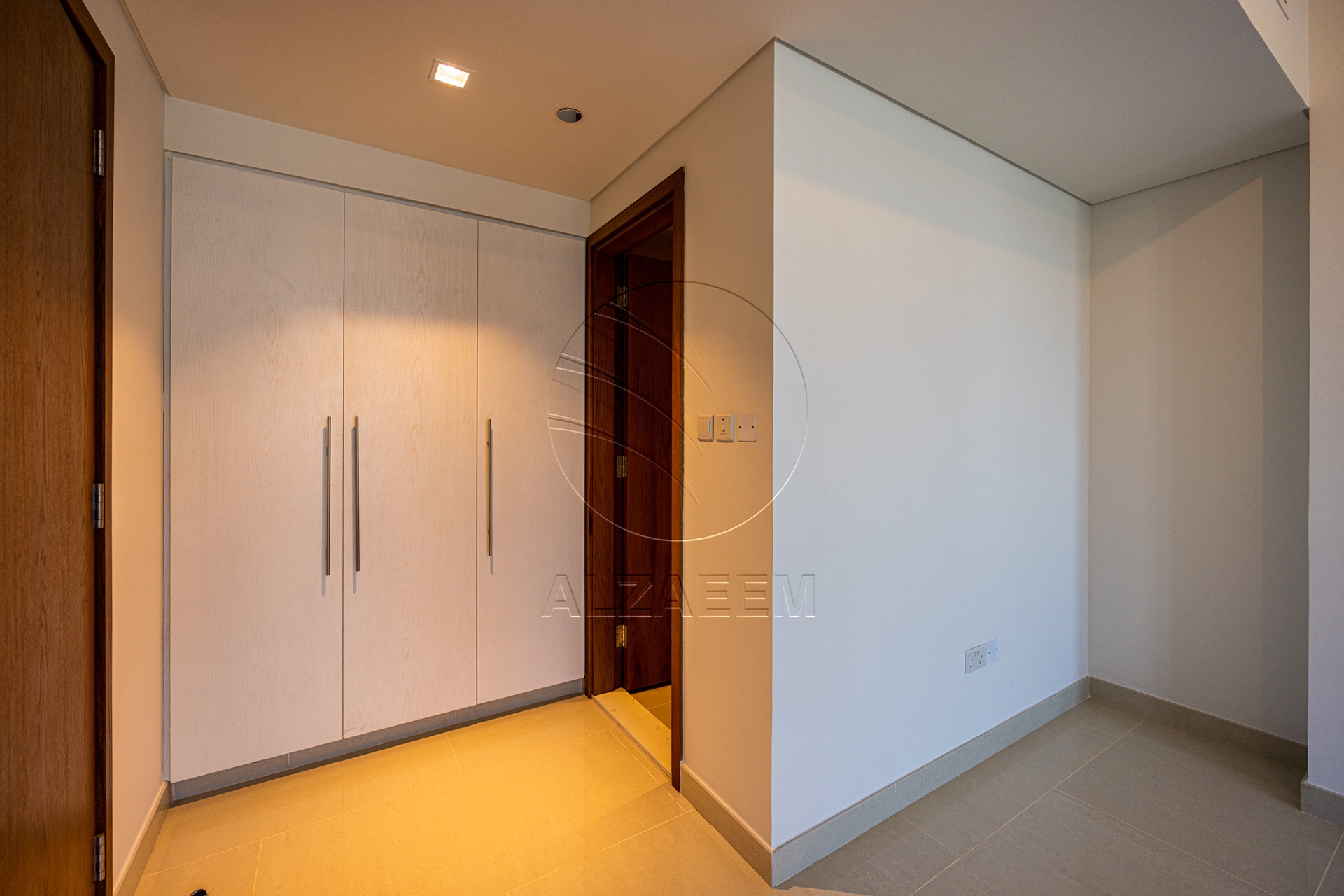 Vacant| Middle floor – Road View | Prime Location