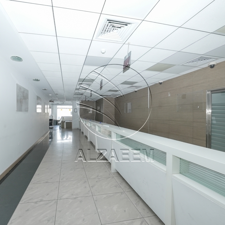 √Prime Showroom+Basement + 2 Mezzanine Levels √