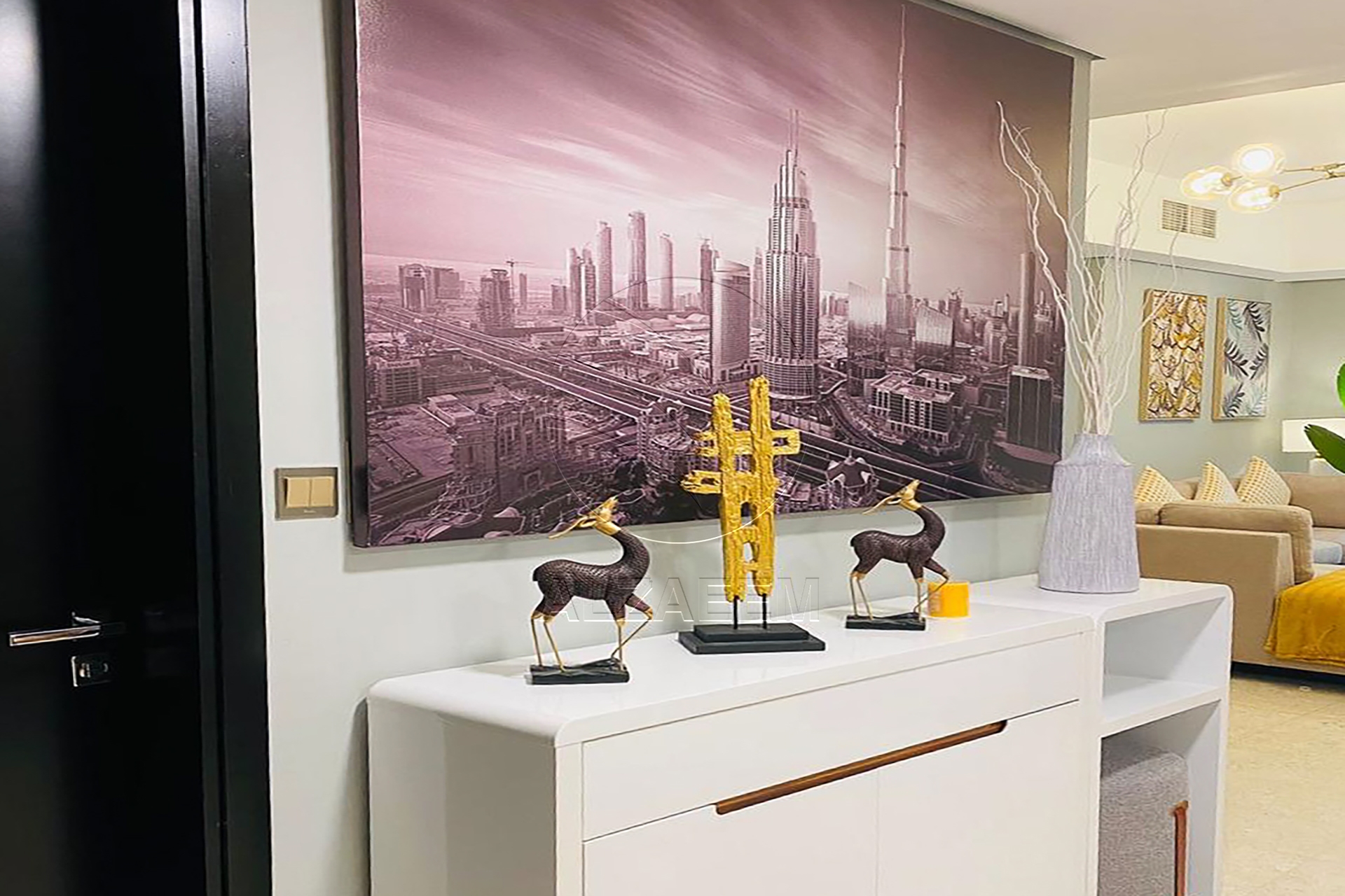 √ Luxuriously Furnished | VACANT | BIG Layout √