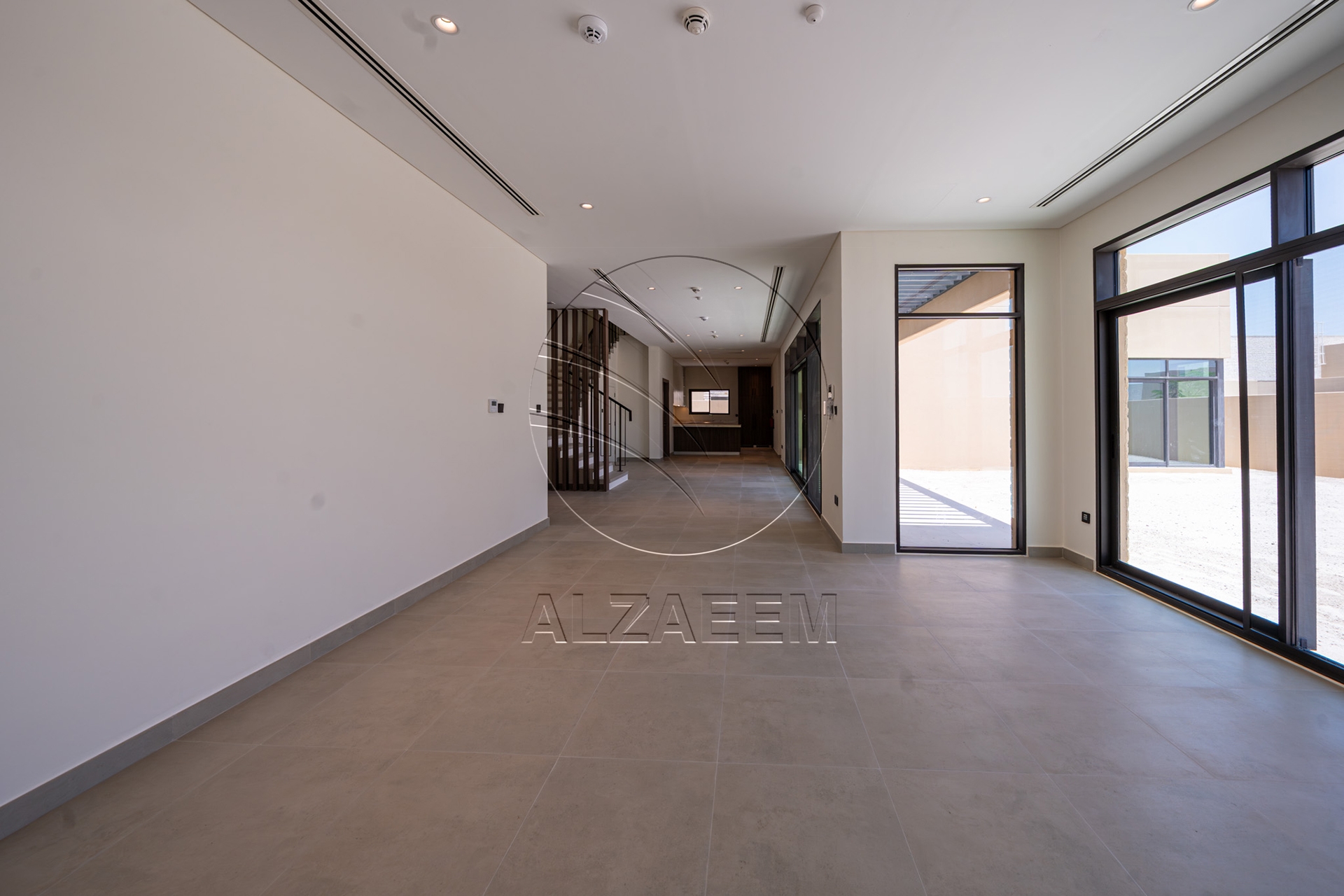 √Single Row Unit | Premium Location | Huge Plot√
