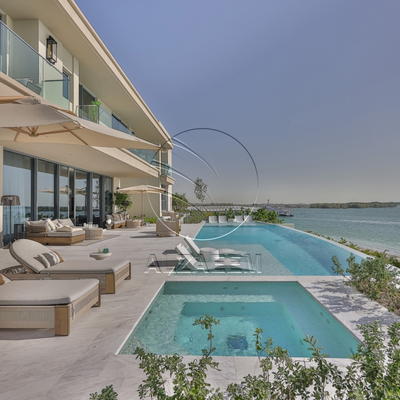 √ Luxurious Sky Waterfront Villa with Sunset View√