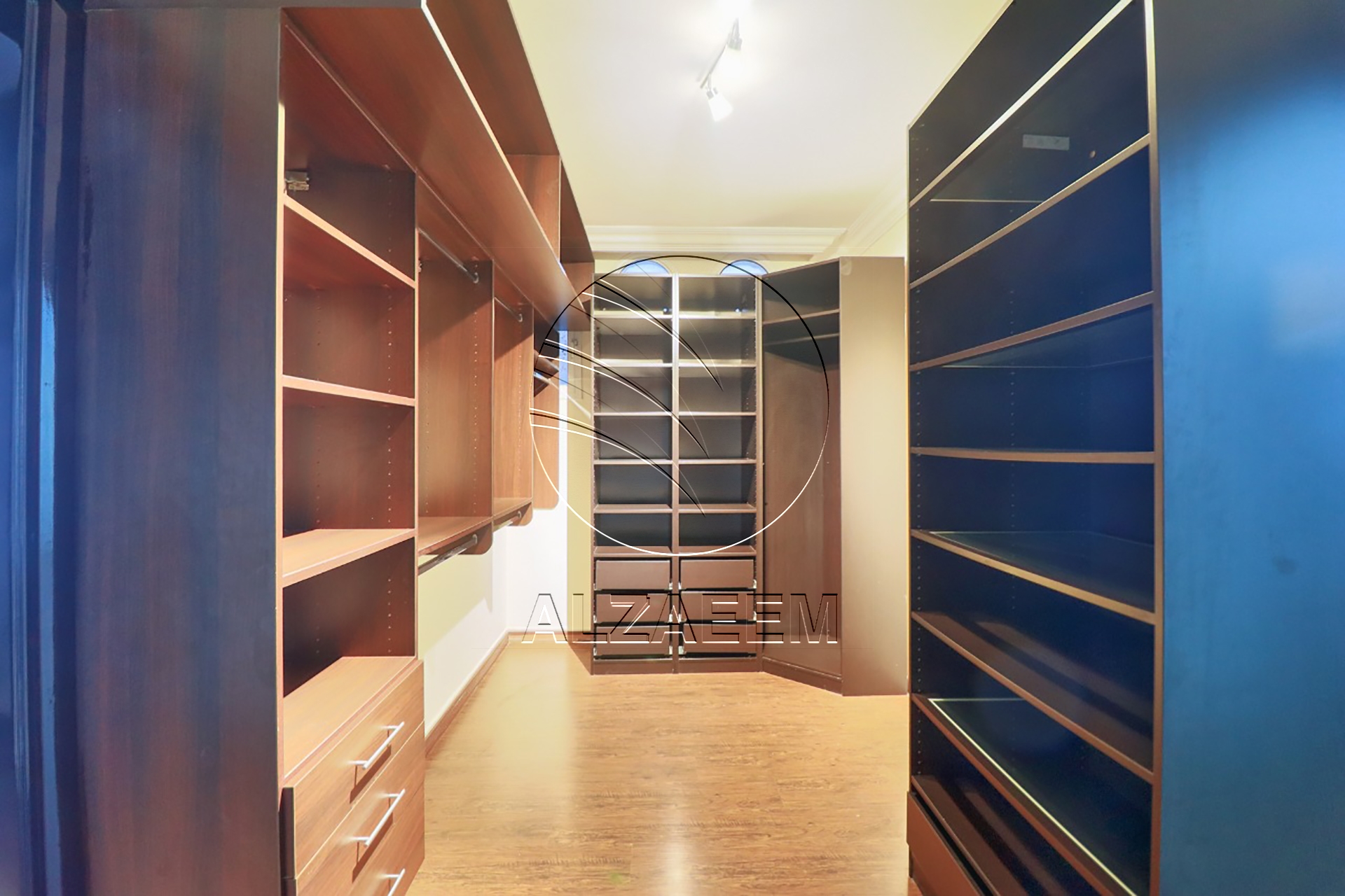 √Corner Villa | 7 Master | Majlis | 2 Kitchen√