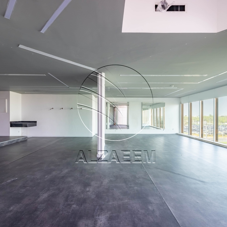 √ Fitted – Spacious Showroom| Ideal Business Location √