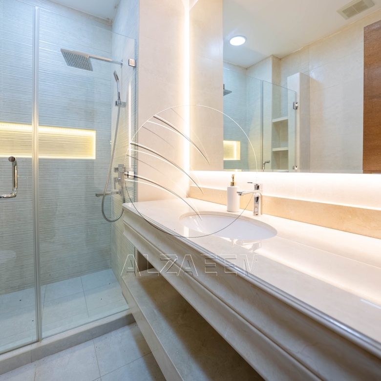 Single Row | Upgraded 5BR Villa | Pool and Garden