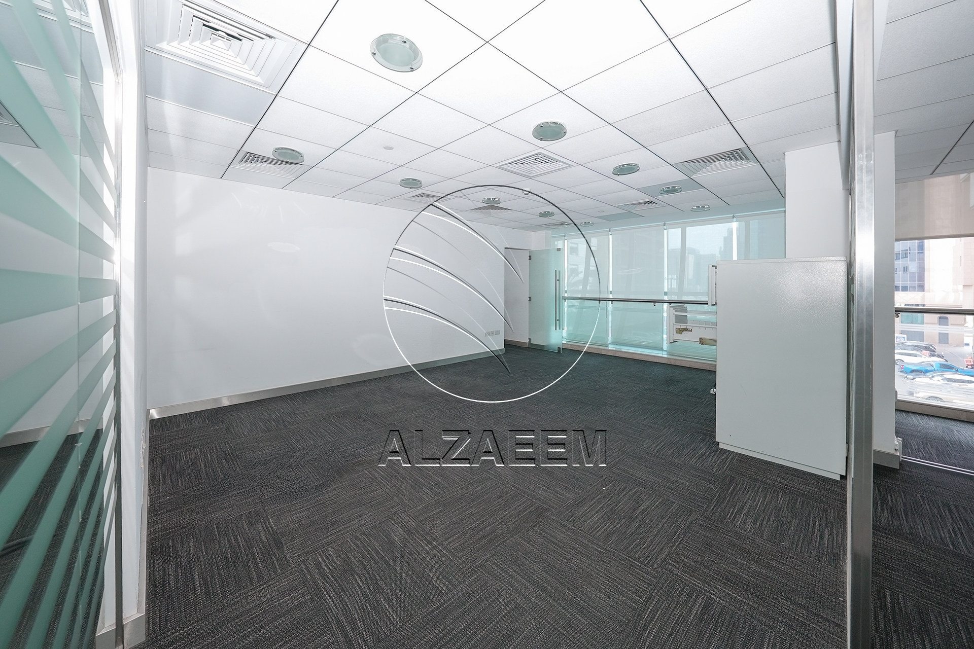 √Prime Showroom+Basement + 2 Mezzanine Levels √