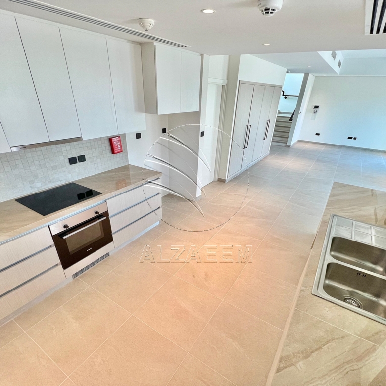 √UPCOMING! End Unit | Big Plot | Prime Location√