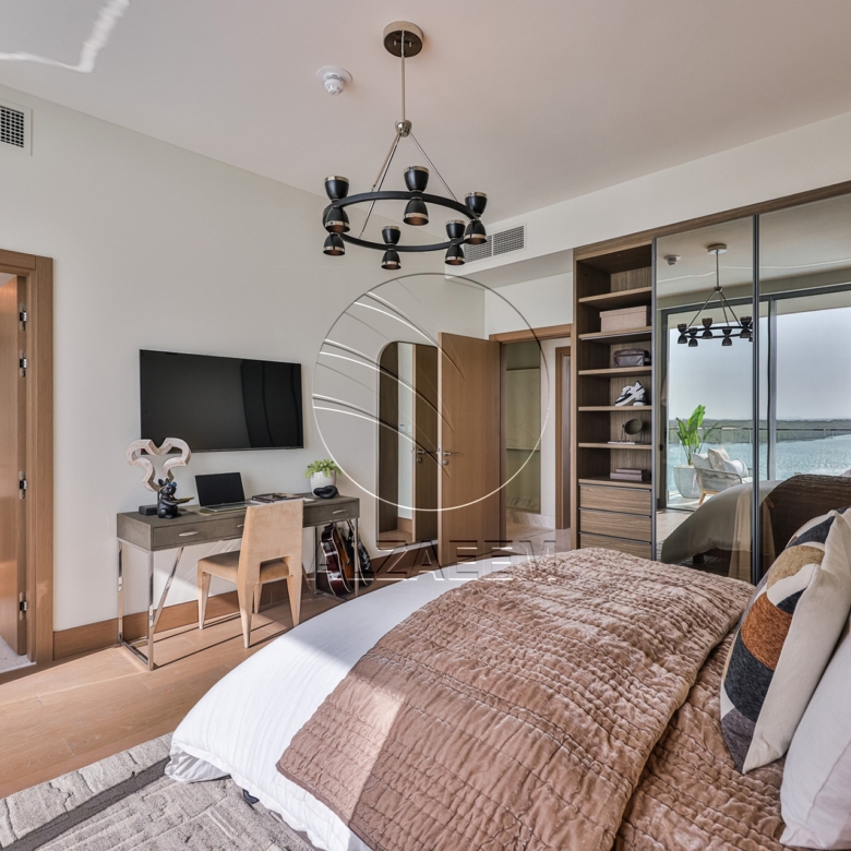 √ Luxurious Sky Waterfront Villa with Sunset View√