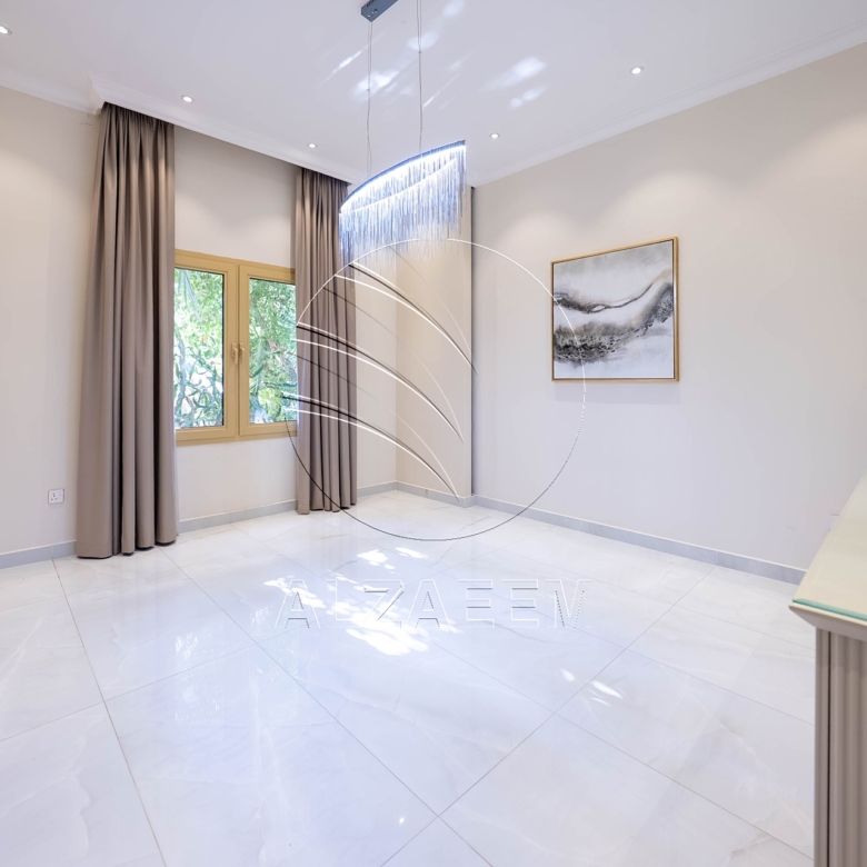 Single Row | Upgraded 5BR Villa | Pool and Garden