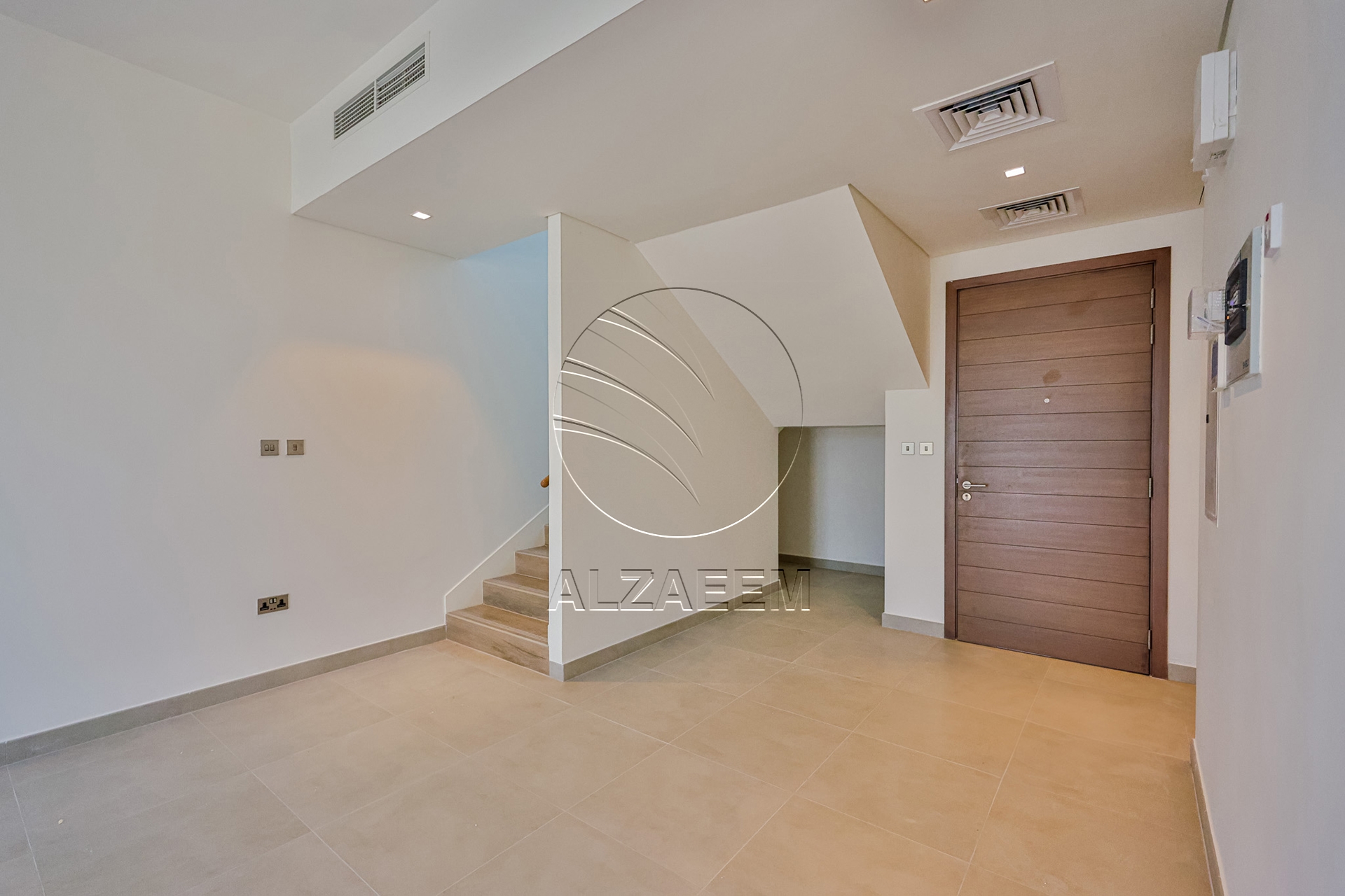 √ HOT DEAL! Spacious TH in a Prime Location √