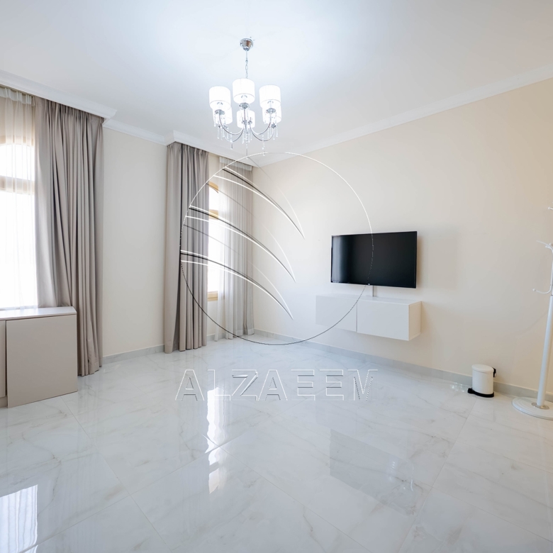 Single Row | Upgraded 5BR Villa | Pool and Garden