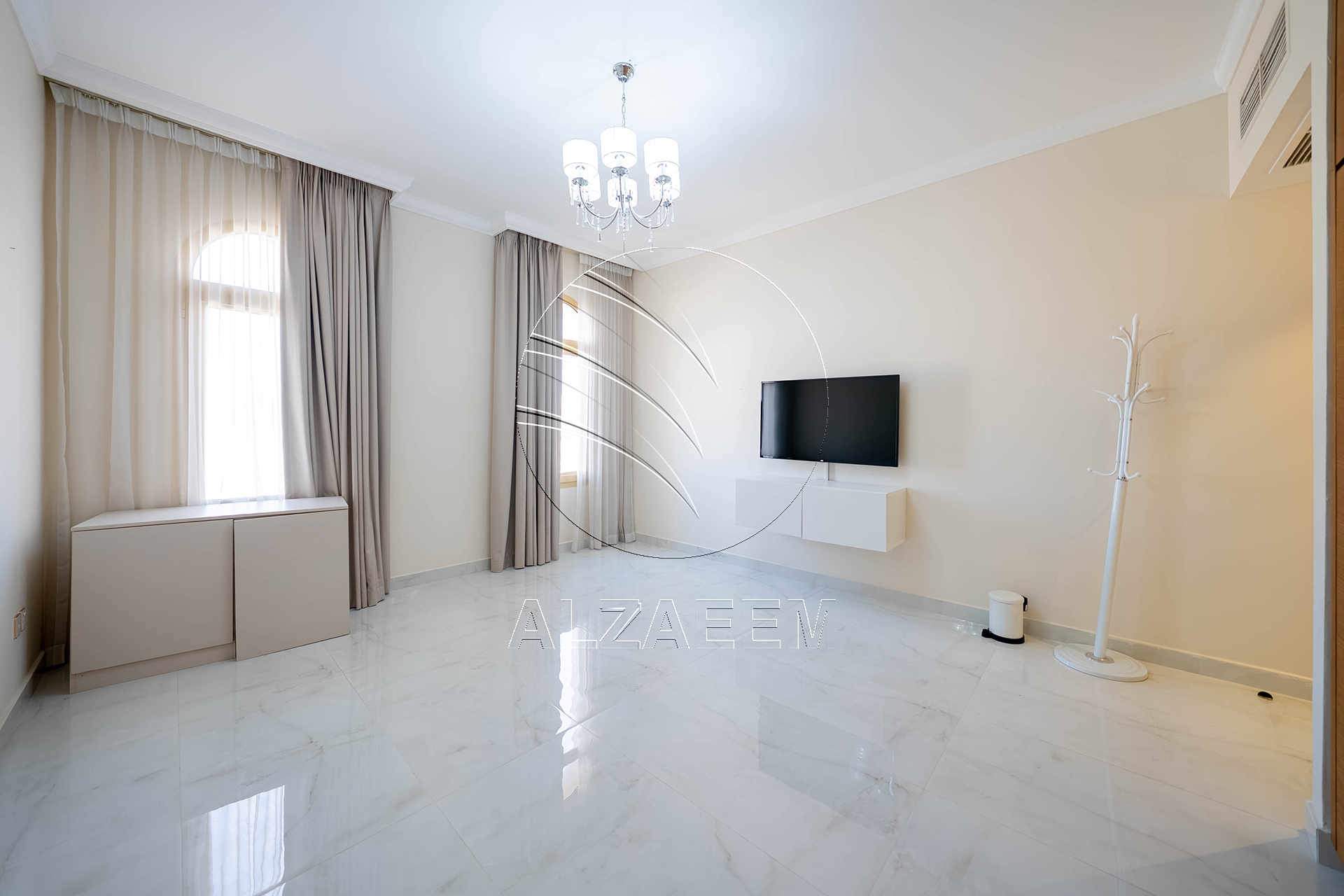Single Row | Upgraded 5BR Villa | Pool and Garden